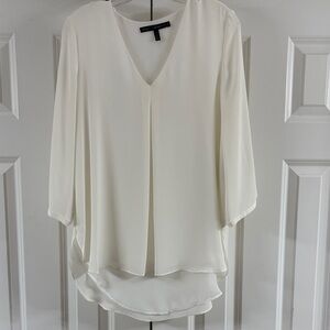WHBM. Elegant White Women's Blouse. Longer in back. 3/4 Sleeves. Lined. Sz 6.